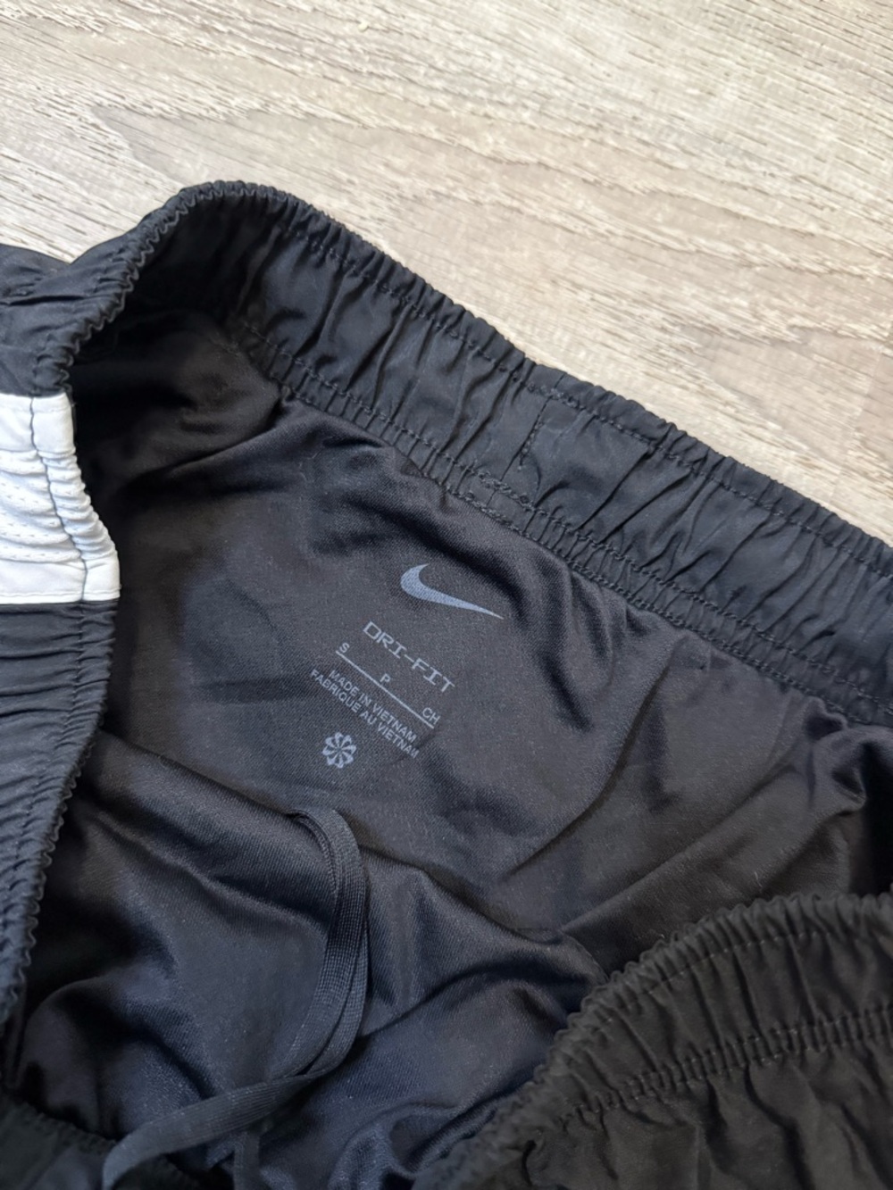 •NIKE• RUNNING SHORTS - Picture 6 of 6